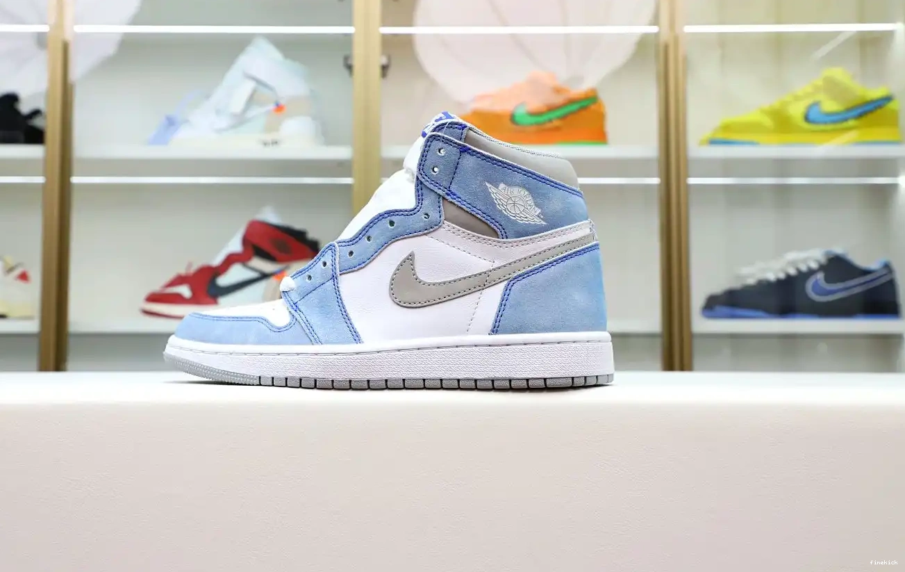 1 HIGH RETRO JORDAN ROYAL' 'HYPER OG AIR 0426